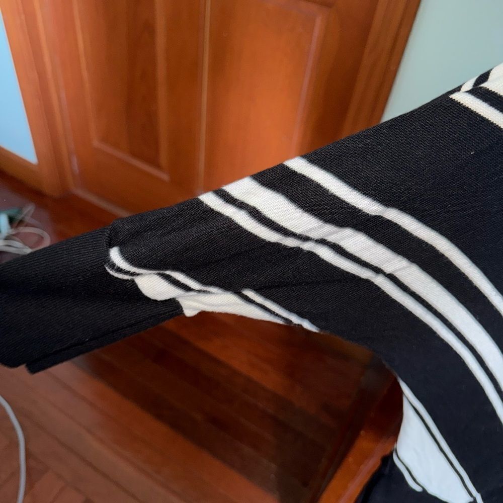 WHITE HOUSE BLACK MARKET striped v-neck half sleeve sweater, women’s medium - Picture 6 of 7
